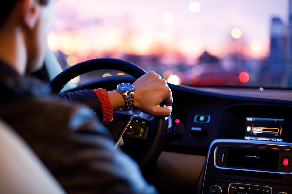 New connected vehicles https://pixabay.com.